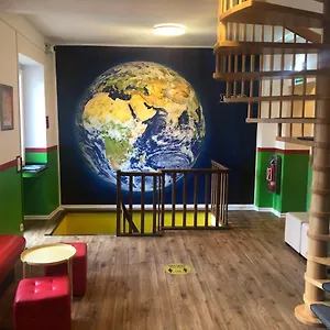 Backpackers - Self Check-in , Dusseldorf Germany