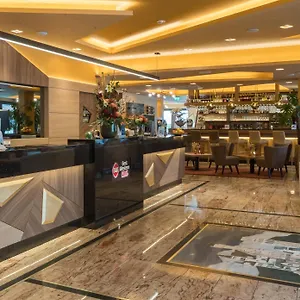4* Szálloda Western